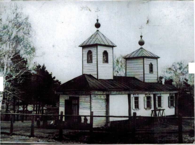 Михайло-Архангельская церковь1890 г., закрыта 20 февраля 1930 года, частично горела в 1944-45 гг.