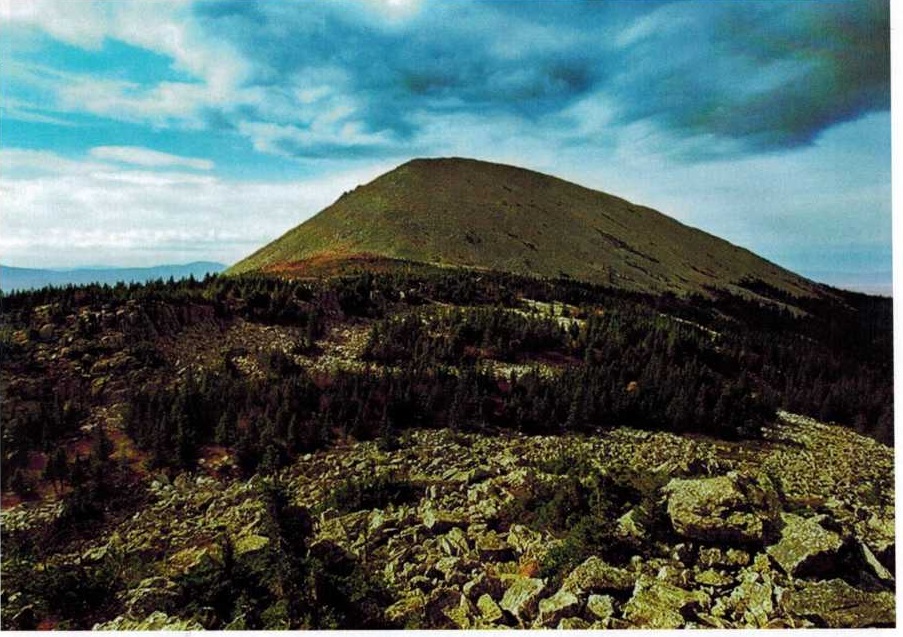 Гора Большой Шелом на хребте Зигальга, фото В. Поздеева