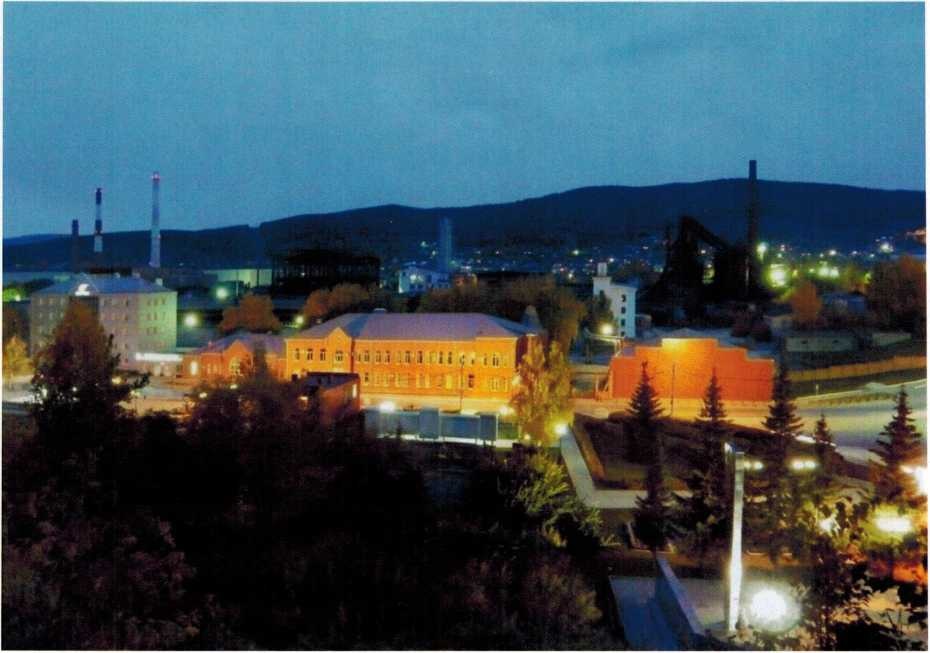 Вечерний завод, фото А. Крепышева 2014 года